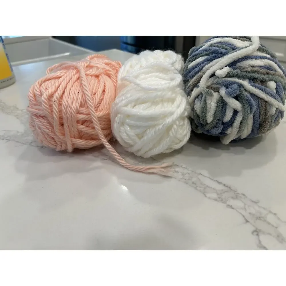 Mixed‎ Lot of 3 Super Bulky Yarn Bernat Baby Blanket 16oz White Blue Peach Vtg